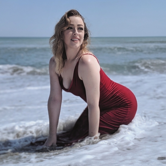 Meet your Posher, Tori! - Picture 7 of 8